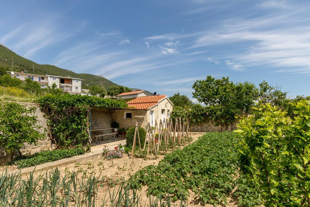 Panorama Holidays Kaštel Stari Buitenkant foto